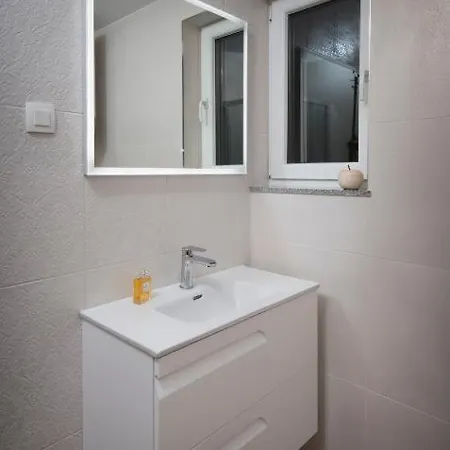 J&j With Swimming Pool Apartamento *