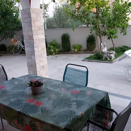 J&j With Swimming Pool Apartamento *