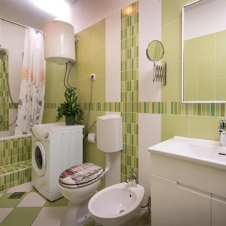 J&j With Swimming Pool Apartamento